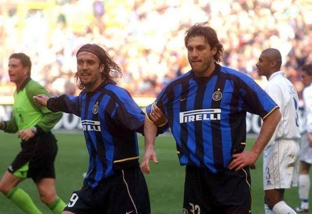 体育报：莱万5场进1球 巴萨管理认为应引进新中锋（体育报：莱万近5战仅1球 巴萨高层考虑引进新中锋）