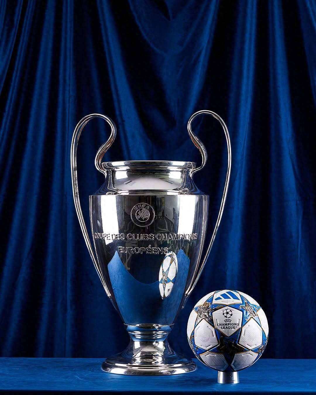 太阳报：B费安慰未登场小将获球迷赞赏，被贴“领袖”标签（太阳报：B费安慰未出场小将获球迷力赞，被称为“领袖”）