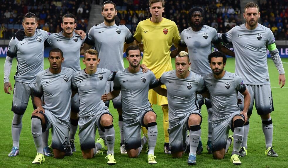 马丁内斯：今天所有球员都表现很出色，直接晋级世界杯很重要（马丁内斯：全队今日发挥出色，直接拿到世界杯资格意义重大）