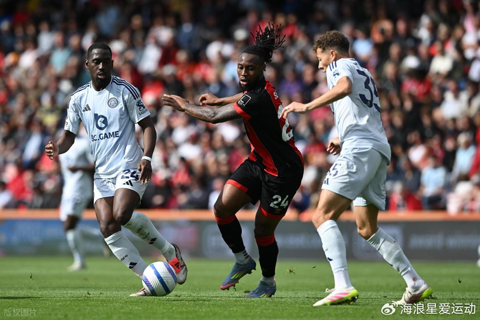 科贝尔谈小贝林染红：我该传一个更好的球避免他犯规 会承担责任（科贝尔谈小贝林红牌：我本应传得更好避免犯规，责任在我）