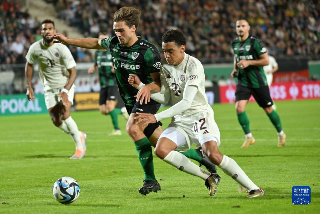 传奇奥斯卡满血复活看海港亚冠 球迷喊队危 ！速归！（奥斯卡状态回勇现身海港亚冠，球迷高呼：球队告急，尽快回归！）