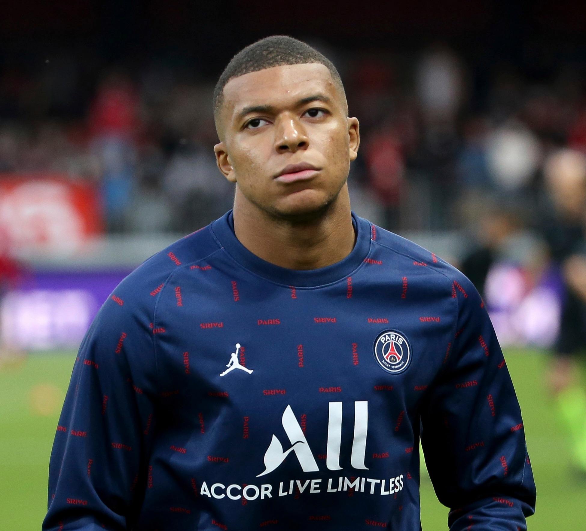 于根伟：下半年已经在推动明年引援；门票售罄体现我们的成功