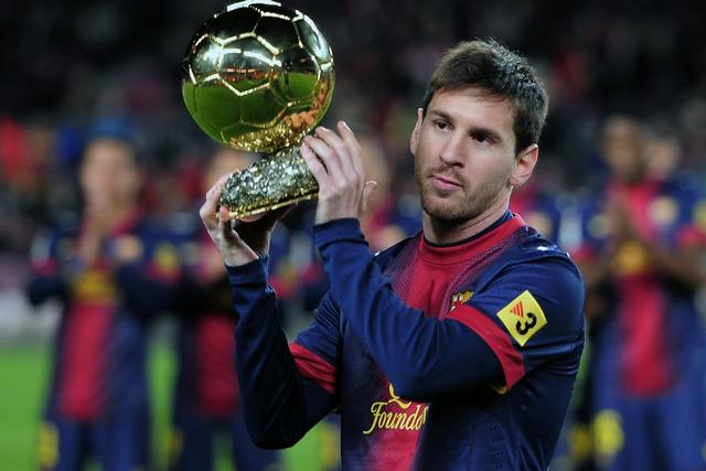 德甲半场：努萨禁区内倒地未判，门兴0-0莱比锡（德甲半场战报：努萨禁区内倒地未判罚，门兴暂0-0莱比锡）