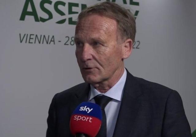 绿帽哥：皇马对阿诺德的表现极为不满，32万欧周薪却频受伤