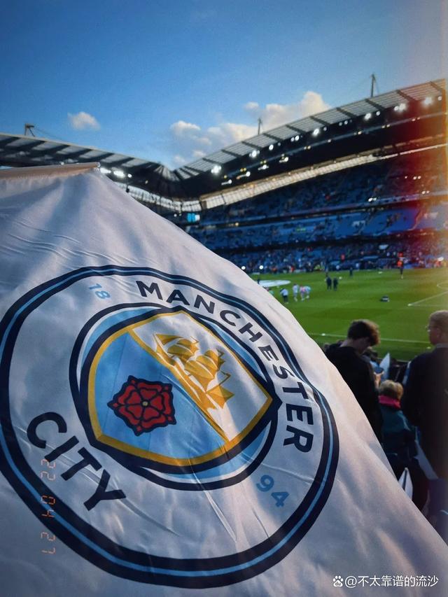 科曼称赞阿尔克马尔19岁中场斯密特：他身上的特质像佩德里