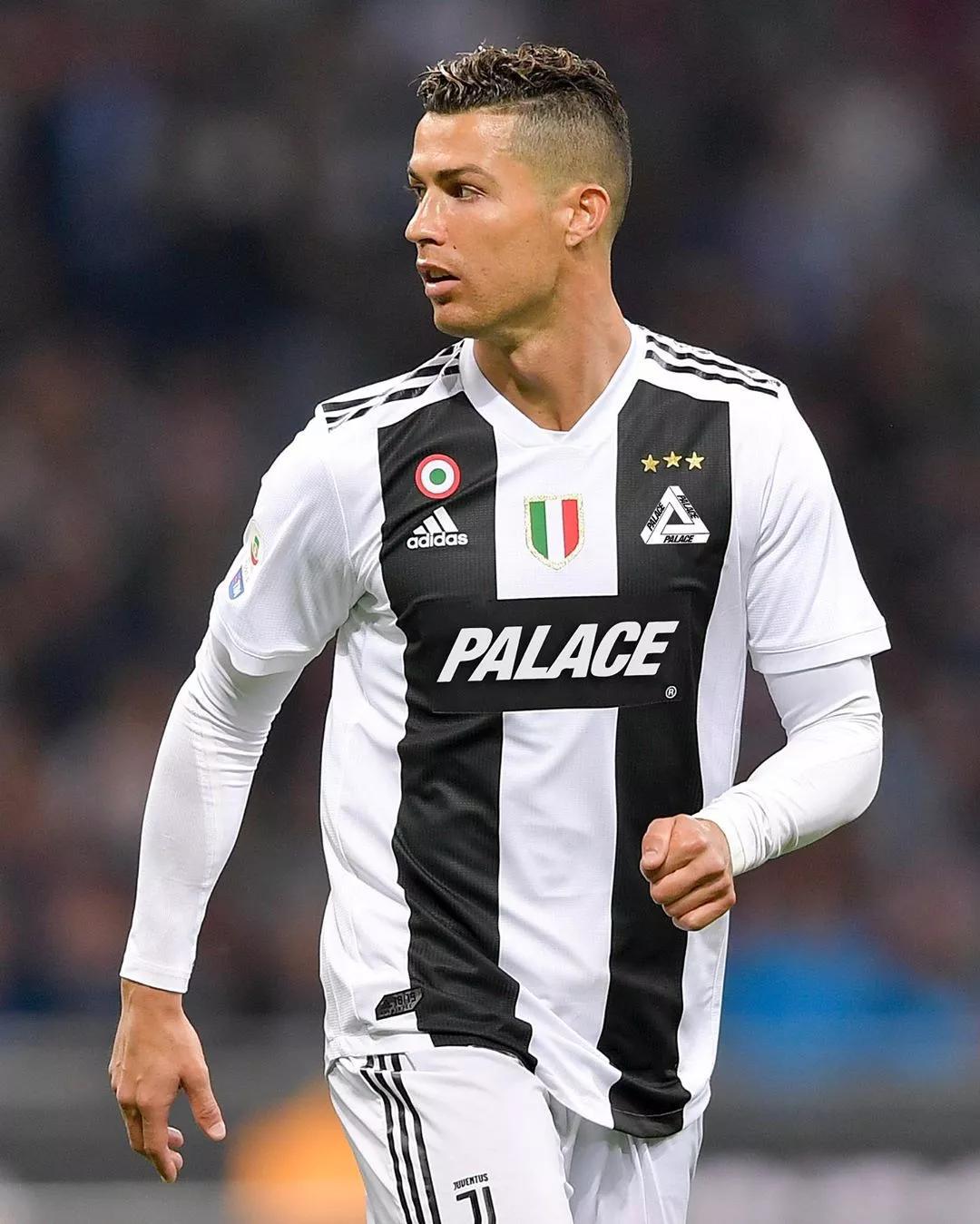 半场战报：卡利亚里2-2热那亚，塞巴斯蒂亚诺-埃斯波西托、博雷利建功，厄斯蒂高、维蒂尼亚破门