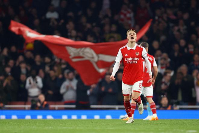 流量狂人摩根：借特朗普上位靠C罗大赚，习惯挖坑式采访