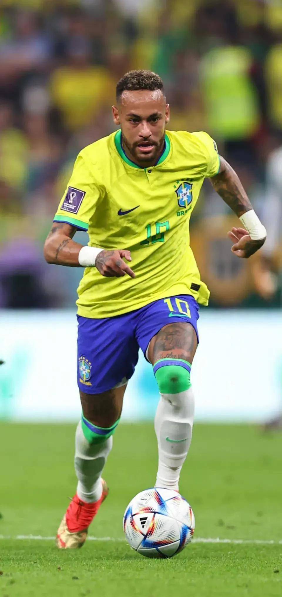 德国球队本赛季场均上座人数：多特8.1万人第1，拜仁7.5万第2（德国球队本季场均上座榜：多特8.1万人领跑，拜仁7.5万人居次）