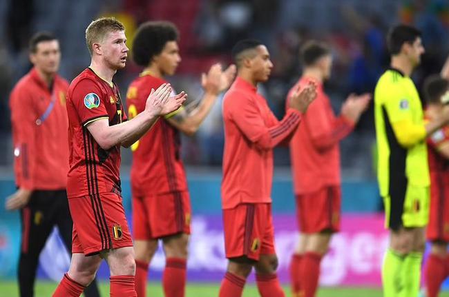 随着莱切1-0比萨，意甲最新积分榜出炉：紫百合令人大跌眼镜（莱切1-0小胜比萨，意甲积分榜更新：紫百合表现出人意料）