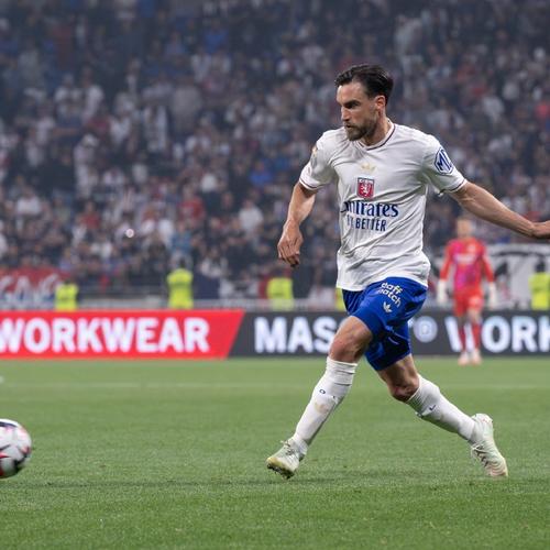 昨天刚拿世界最佳球员！登贝莱面对弗拉门戈在点球大战罚失点球（刚加冕世界最佳次日，登贝莱对阵弗拉门戈点球大战罚丢点球）